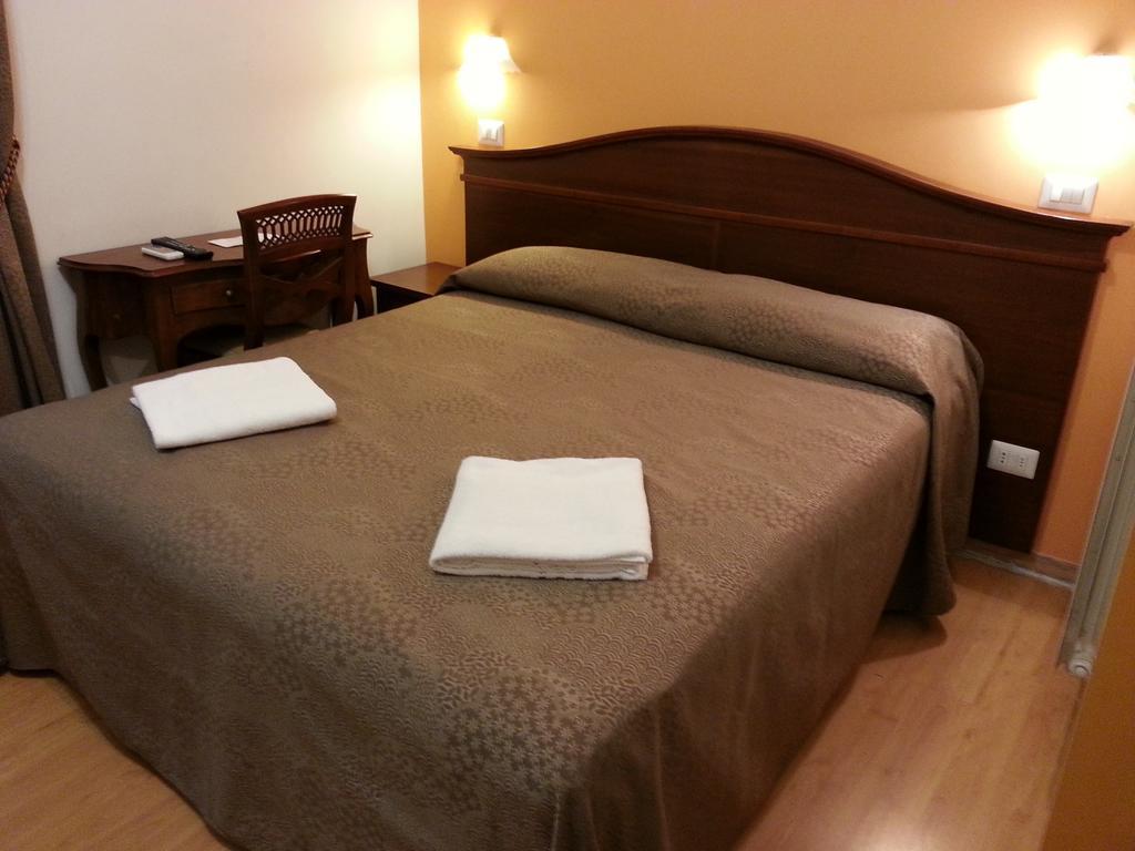 Guesthouse Alex II Rome Room photo